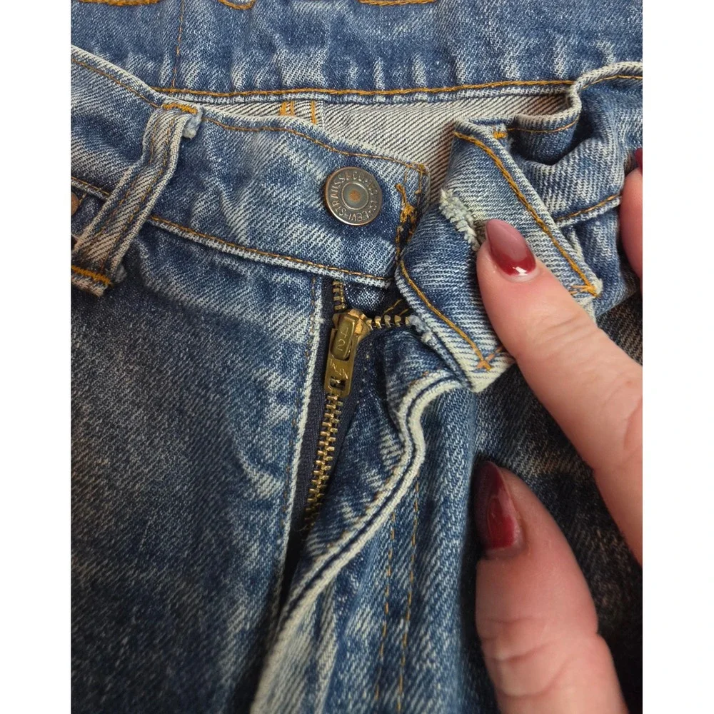 Vintage Levis 505 Jeans 30x31 Medium Wash Straight Leg Denim Made in USA 1980